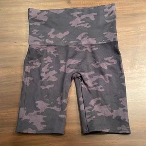 Spanx camo bike short
